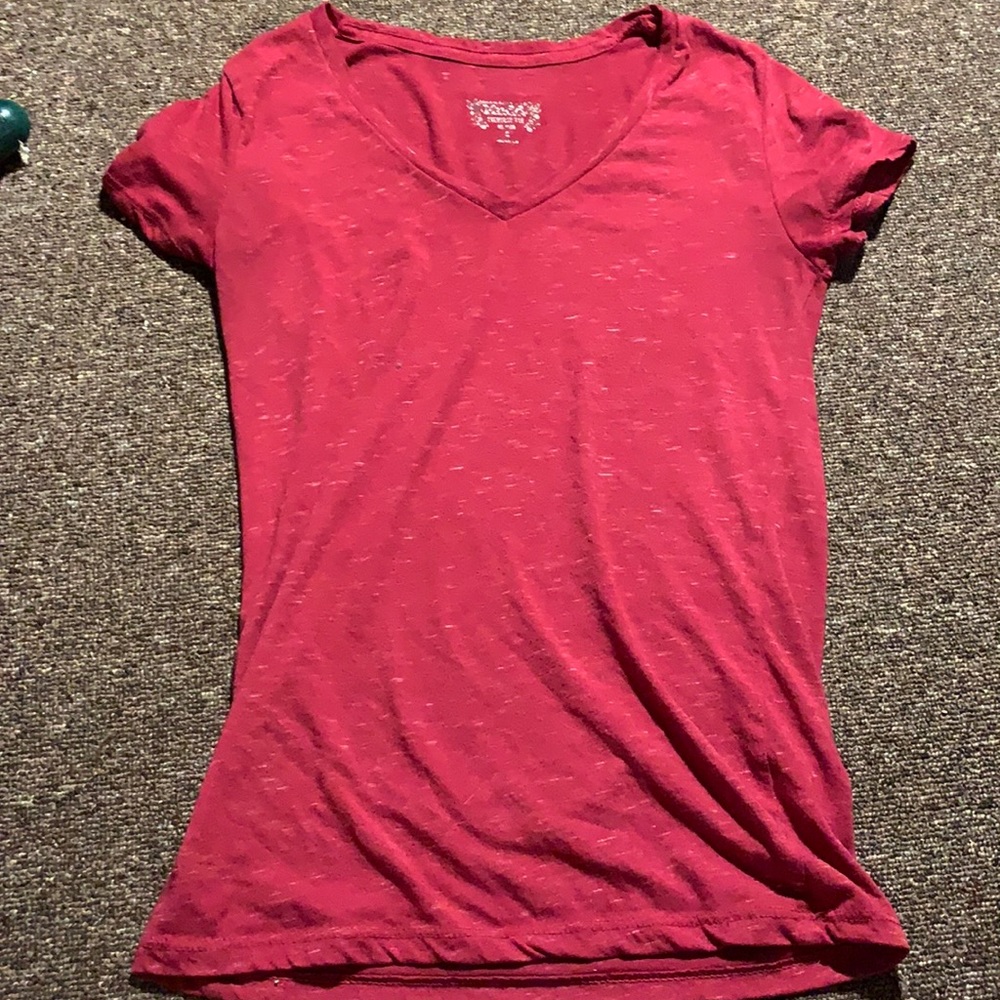 pink tee shirt